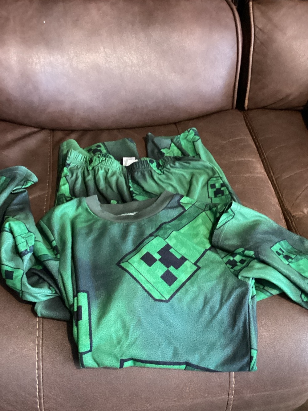 Green Creeper-Print Kids Pajama Set size boys (8-10)